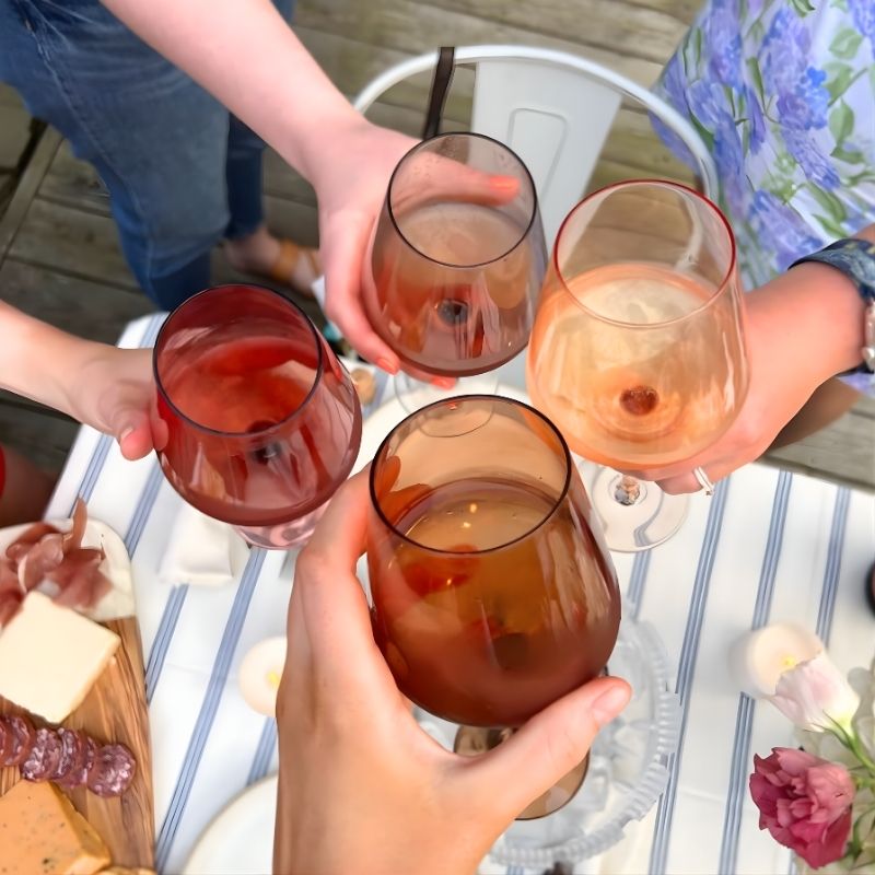 Customers cheering with Saludi glasses